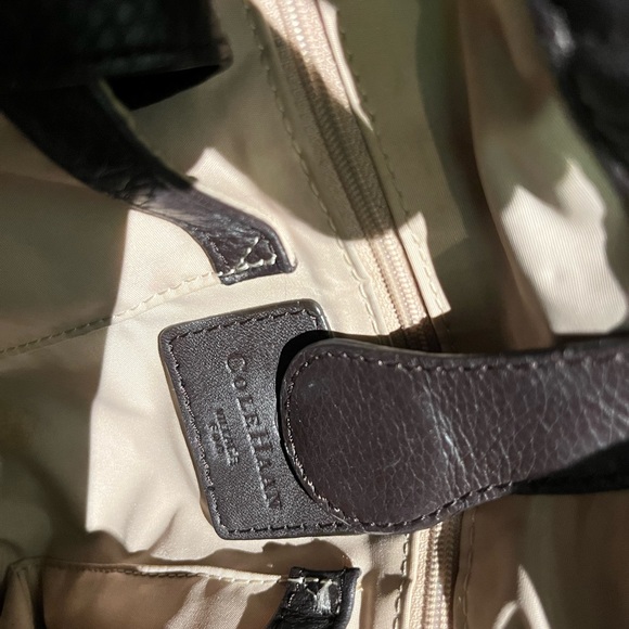 EUC Cole Haan Chocolate Pebble Leather Hobo. Outer pockets gold clip closure. - Picture 12 of 12